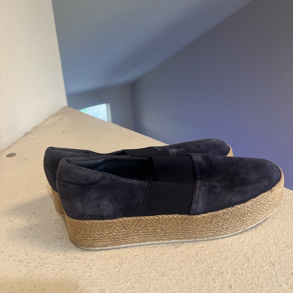 Vince Slip-On Sneaker Slip-on Round toe Navy blue suede Leather women size 8M